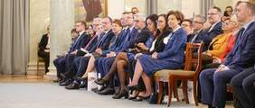 Pokaż zdjęcie: Ludzie siedzący na widowni